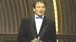 ROBIN WILLIAMS OPENS THE 1986 OSCARS [upl. by Htebesile]