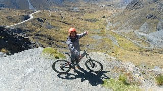 Recorriendo la carretera más peligrosa del mundo  Ruta de la Muerte  Bolivia [upl. by Eelibuj]