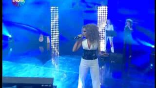 Hadise  Deli Oğlan Show TV 2012 Yılbaşı Konseri [upl. by Karney]