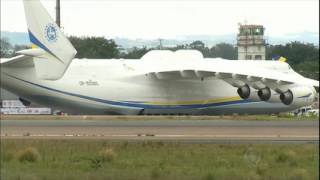 Aeronave russa maior avião do mundo pousa em São Paulo [upl. by Choo]