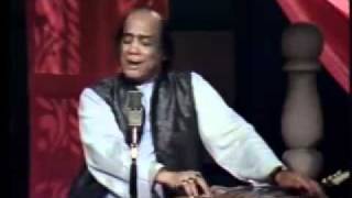 Muhabbat Karne Wale Kam Na Honge  Mehdi Hassan  Live [upl. by Eanore149]