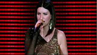 Laura Pausini  Amores Extraños live HD1080p [upl. by Lange292]