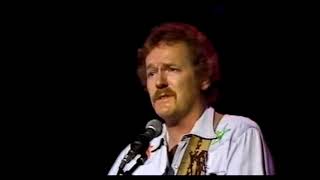 Gordon Lightfoot  quotThe Wreck Of The Edmund Fitzgeraldquot  Chicago  1979 [upl. by Leahcimluap]